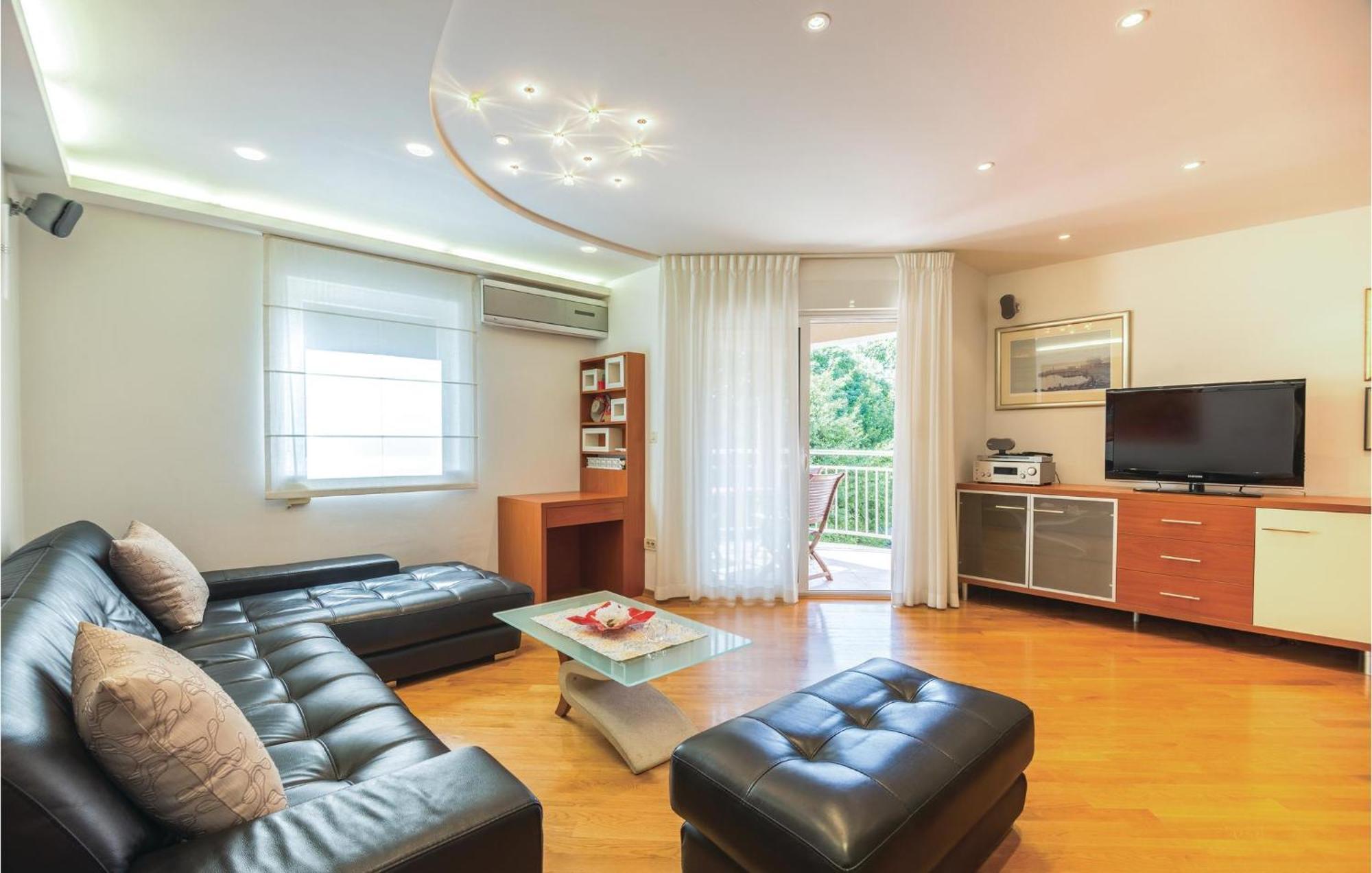 Cozy Apartment In Rijeka With Kitchen Kültér fotó